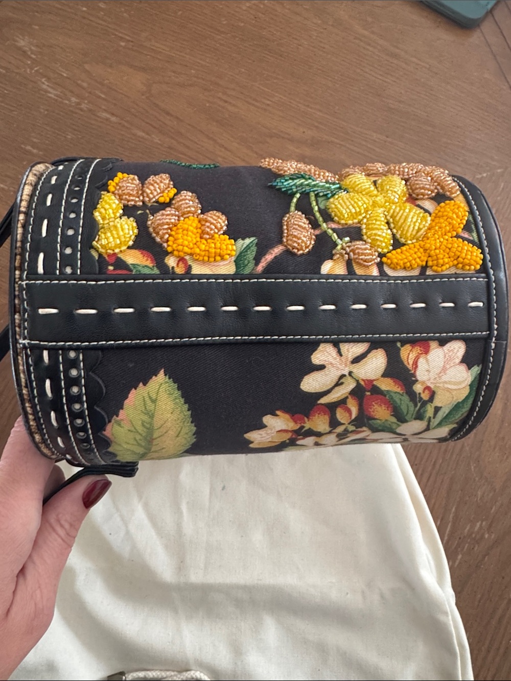 RARE Vintage Isabella Fiore Embellished Beaded Fruit Basket Bucket Handbag Purse - Picture 3 of 16